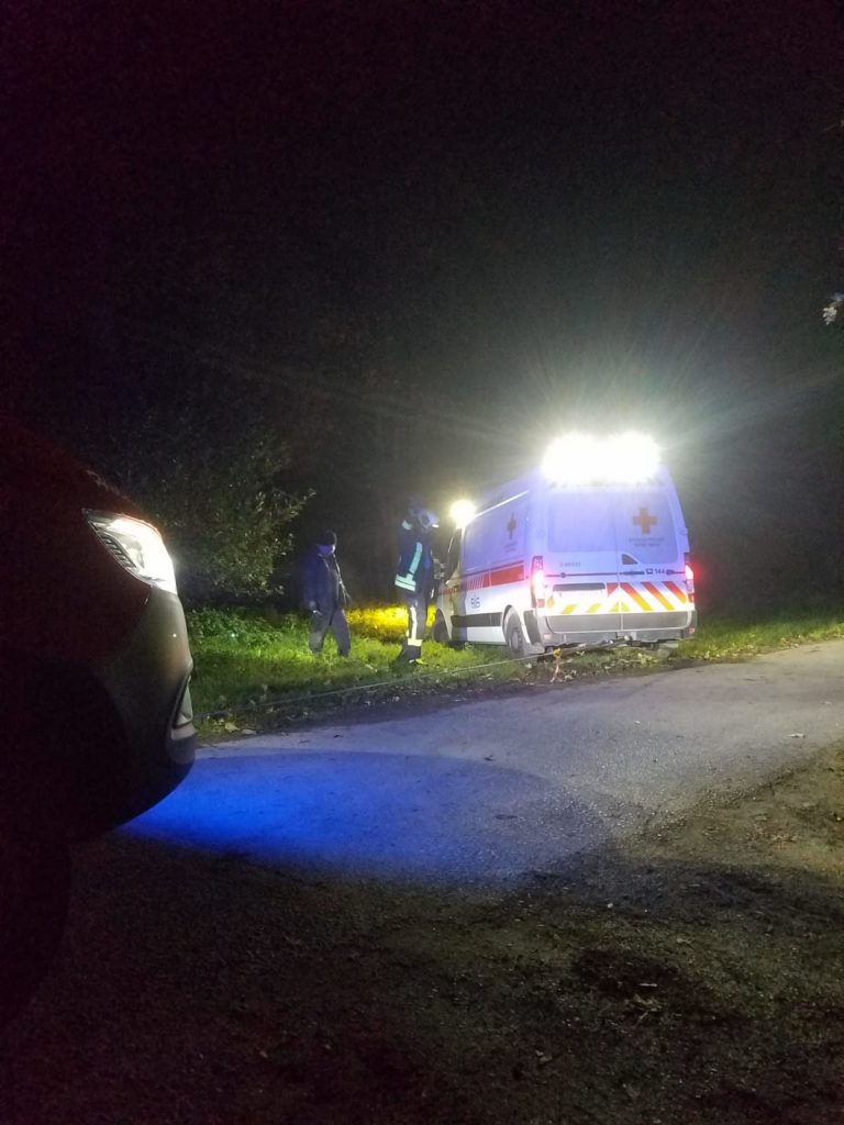 Mehr über den Artikel erfahren Rettung in der Wiese stecken geblieben