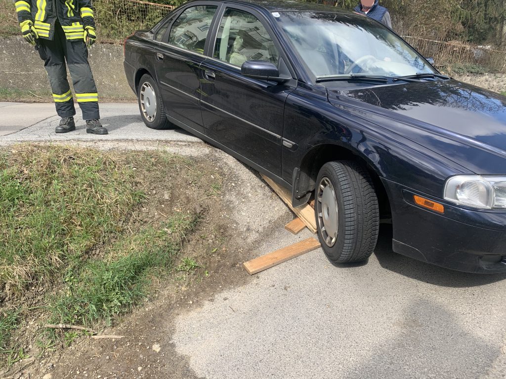 Mehr über den Artikel erfahren Verkehrsunfall am 04.04.2021