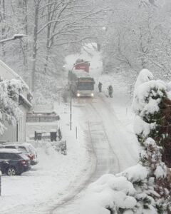Mehr über den Artikel erfahren Autobusbergung auf der L2120