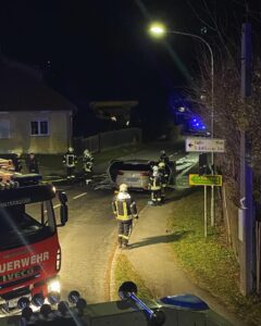 Mehr über den Artikel erfahren Fahrzeugbrand in Hintersdorf