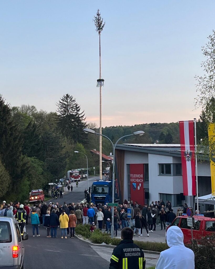 Mehr über den Artikel erfahren Highlights vom Maibaumauftsellen 2023