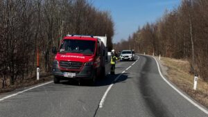 Mehr über den Artikel erfahren Motorradunfall aufgrund massiver Ölspur