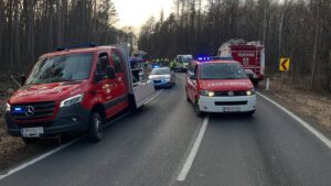 Mehr über den Artikel erfahren Menschenrettung nach Motorradunfall auf der L120