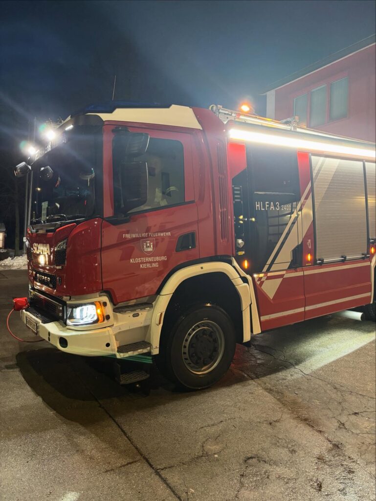 Besichtigung des HLF3 in Kierling