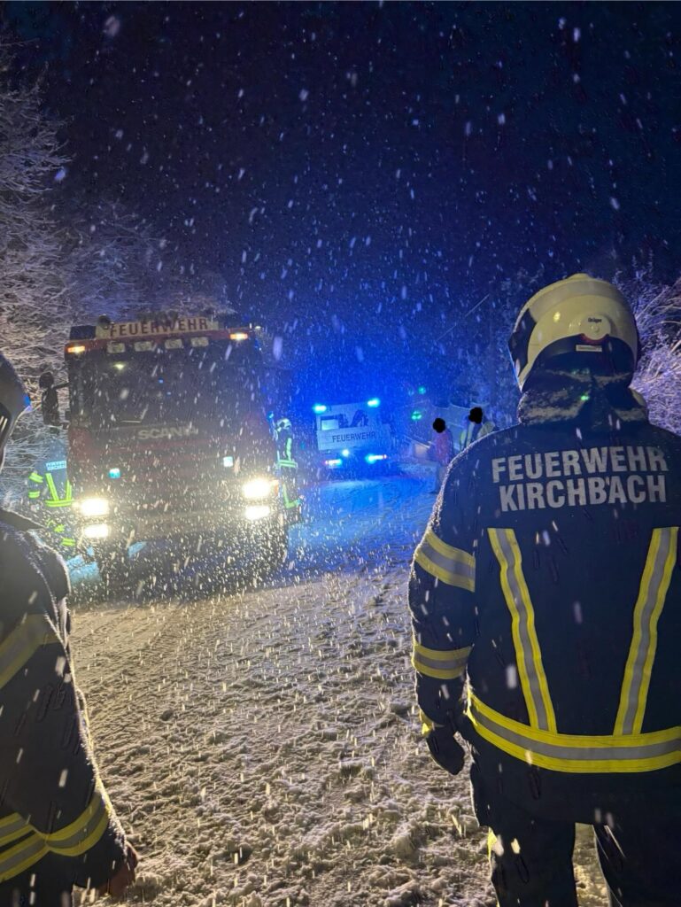 Mehr über den Artikel erfahren Fahrzeugbergung im Schneegestöber