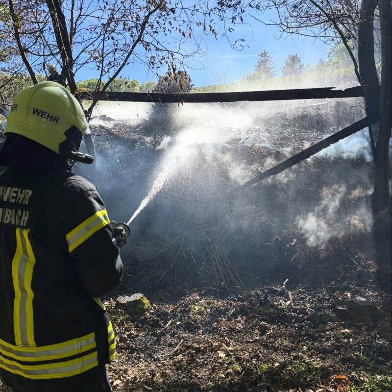 Brand eines Komposthaufens am Steinriegl