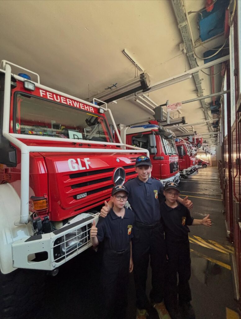 Mehr über den Artikel erfahren Unsere Jugend zu Besuch bei der Berufsfeuerwehr